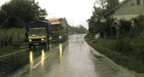 Slika uz pitanje: Koje opasnosti prepoznajete u situaciji na slici?